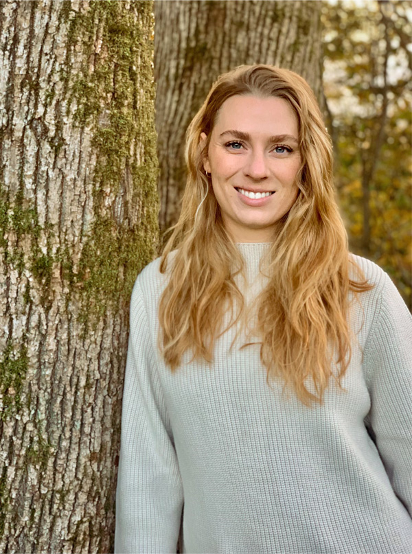 Janelle Traber Bio Pic